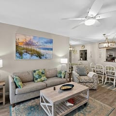 Siesta Key 2-Bedroom Condo with Pool