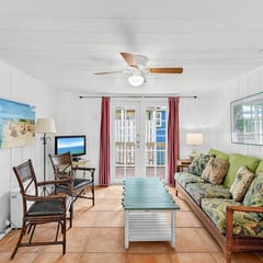 Yellow Palm Cottage in Siesta Key