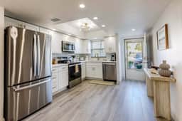 2BR Escape with Pool near Siesta Beach