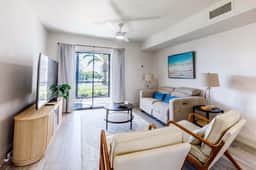 2BR Escape with Pool near Siesta Beach