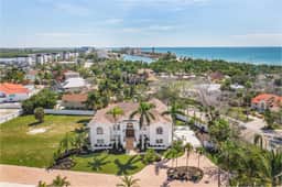 Luxury 6BR Retreat with Beach Access - Image 5
