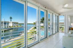 Waterfront 2-Bedroom Retreat in Longboat Key - Image 2