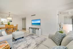 Waterfront 2-Bedroom Retreat in Longboat Key
