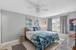 Updated 2-Bedroom Condo near Crescent Beach