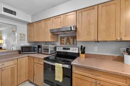 Updated 2-Bedroom Condo near Crescent Beach