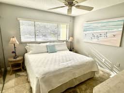 Ground-Floor Condo Walk to Beach
