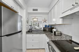 Siesta Key 2-Bedroom Condo with Pool