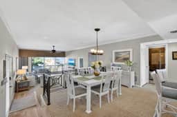 Stunning Lakehouse Condo in Sarasota
