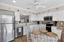 Stunning Lakehouse Condo in Sarasota