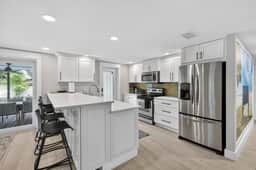 Luxurious 4-Bedroom Retreat near Siesta Key