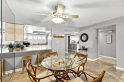 Ground-Floor Condo Walk to Beach - Image 4
