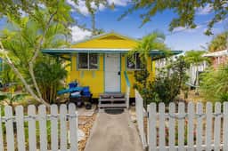 Yellow Palm Cottage in Siesta Key - Image 5
