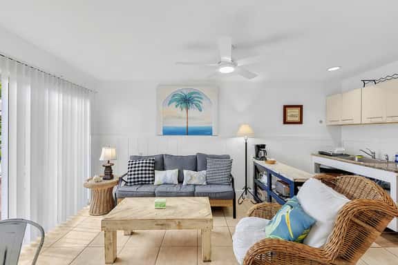 Beachfront Cottage Steps from Siesta Key - Image 1