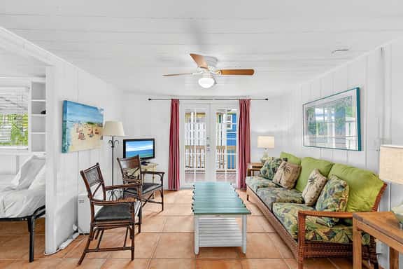 Yellow Palm Cottage in Siesta Key - Image 1