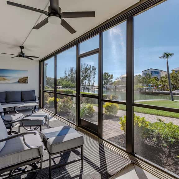 Charming 2BR Condo with Gulf Views - Image 1