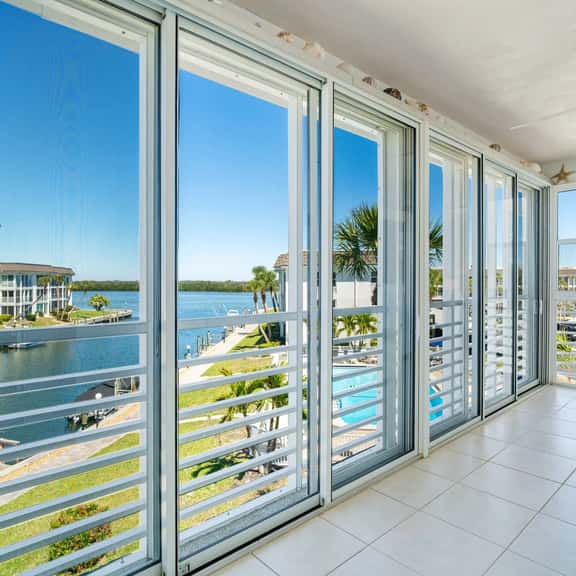 Waterfront 2-Bedroom Retreat in Longboat Key - Image 1