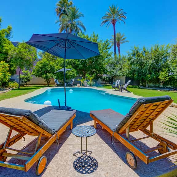 Luxury Retreat in Phoenix's Arcadia Area - Image 1
