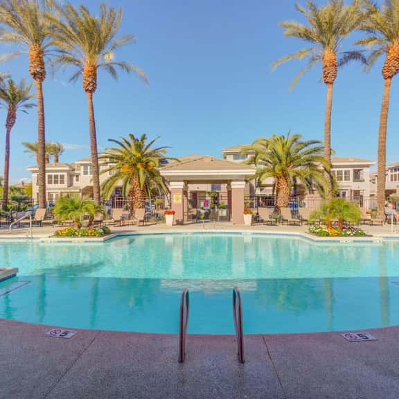 Scottsdale Condo Overlooking Golf Course - Image 1
