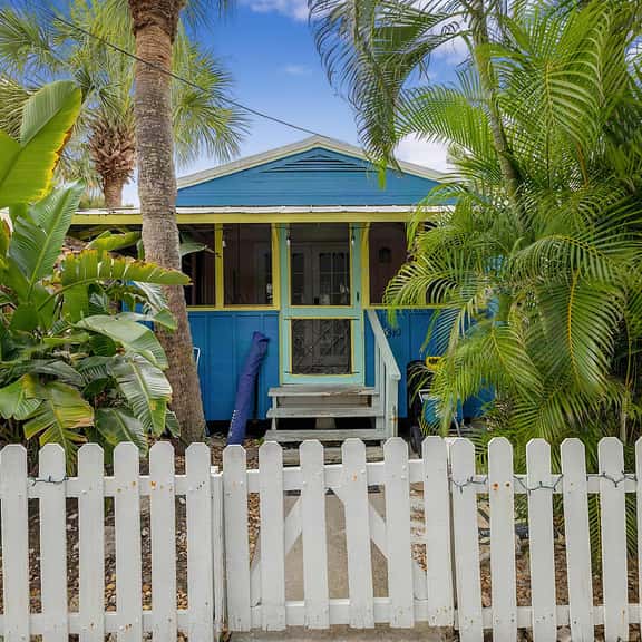 Blue Dolphin Cottage - Siesta Key Retreat - Image 1