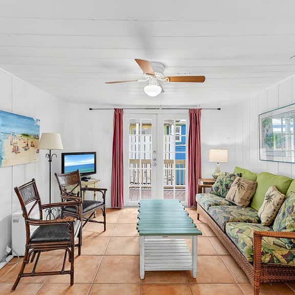 Yellow Palm Cottage in Siesta Key - Image 1