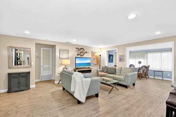 Tranquil Pool Home Near Siesta Key