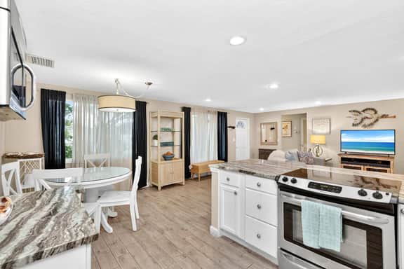 Tranquil Pool Home Near Siesta Key - Image 3