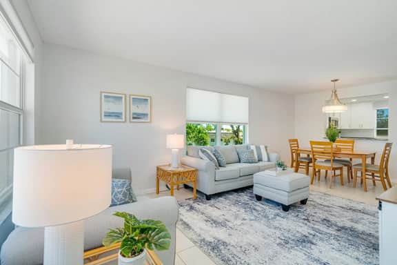 Waterfront 2-Bedroom Retreat in Longboat Key