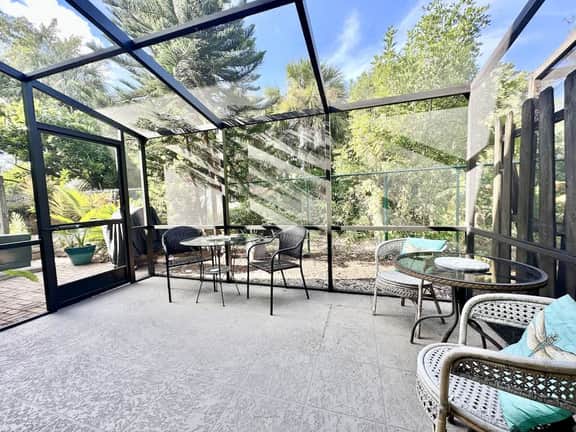Ground-Floor Condo Walk to Beach