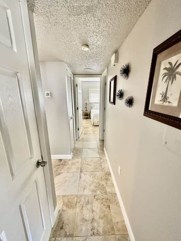 Ground-Floor Condo Walk to Beach