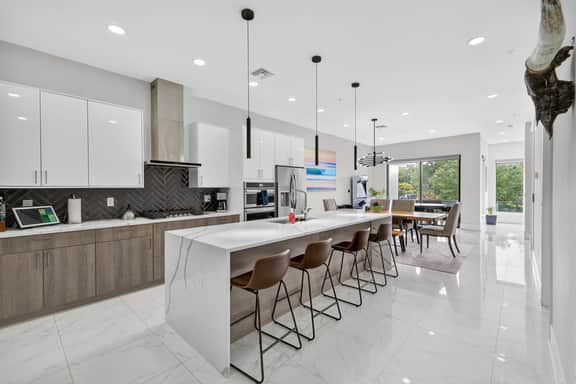 Modern 4BR Home with Rooftop Oasis