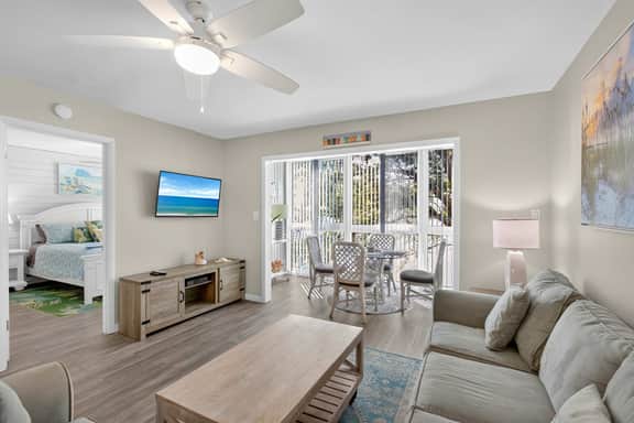Siesta Key 2-Bedroom Condo with Pool