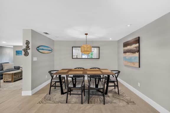 Luxurious 4-Bedroom Retreat near Siesta Key