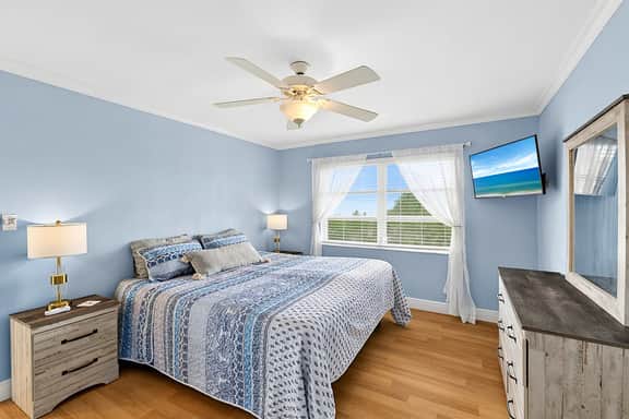 Siesta Key Condo Steps to Crescent Beach - Image 2