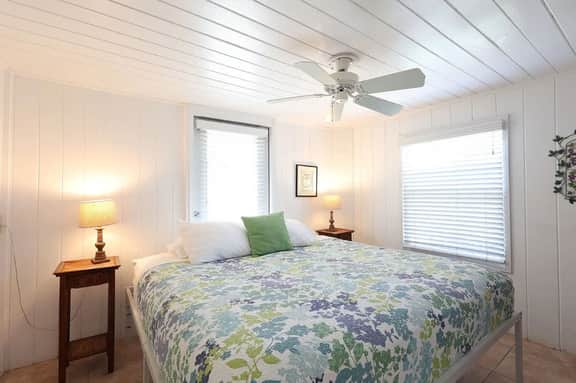 Blue Dolphin Cottage - Siesta Key Retreat - Image 3