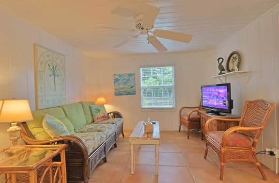 Pink Mango Cottage - Steps to Beach - Image 2