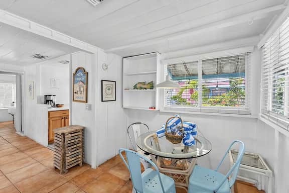 Yellow Palm Cottage in Siesta Key - Image 4