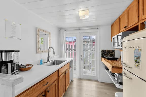 Yellow Palm Cottage in Siesta Key - Image 2