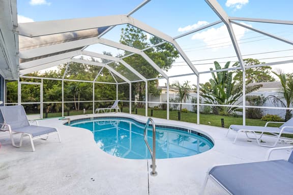 Tranquil Pool Home Near Siesta Key