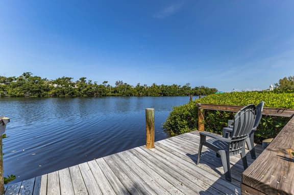 Coastal Chic 3BR, Pool, Hot Tub Near Siesta Beach