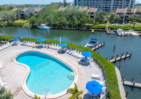 Lagoon-View Resort Unit in Siesta Key - Image 1