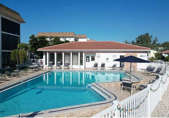 Updated 2-Bedroom Condo near Crescent Beach - Image 1